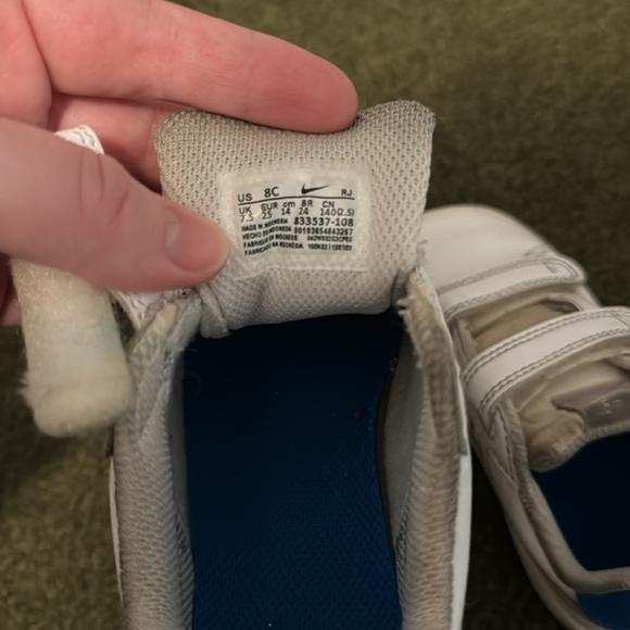 Vintage toddler Nike sneakers size 8C - Picture 4 of 6
